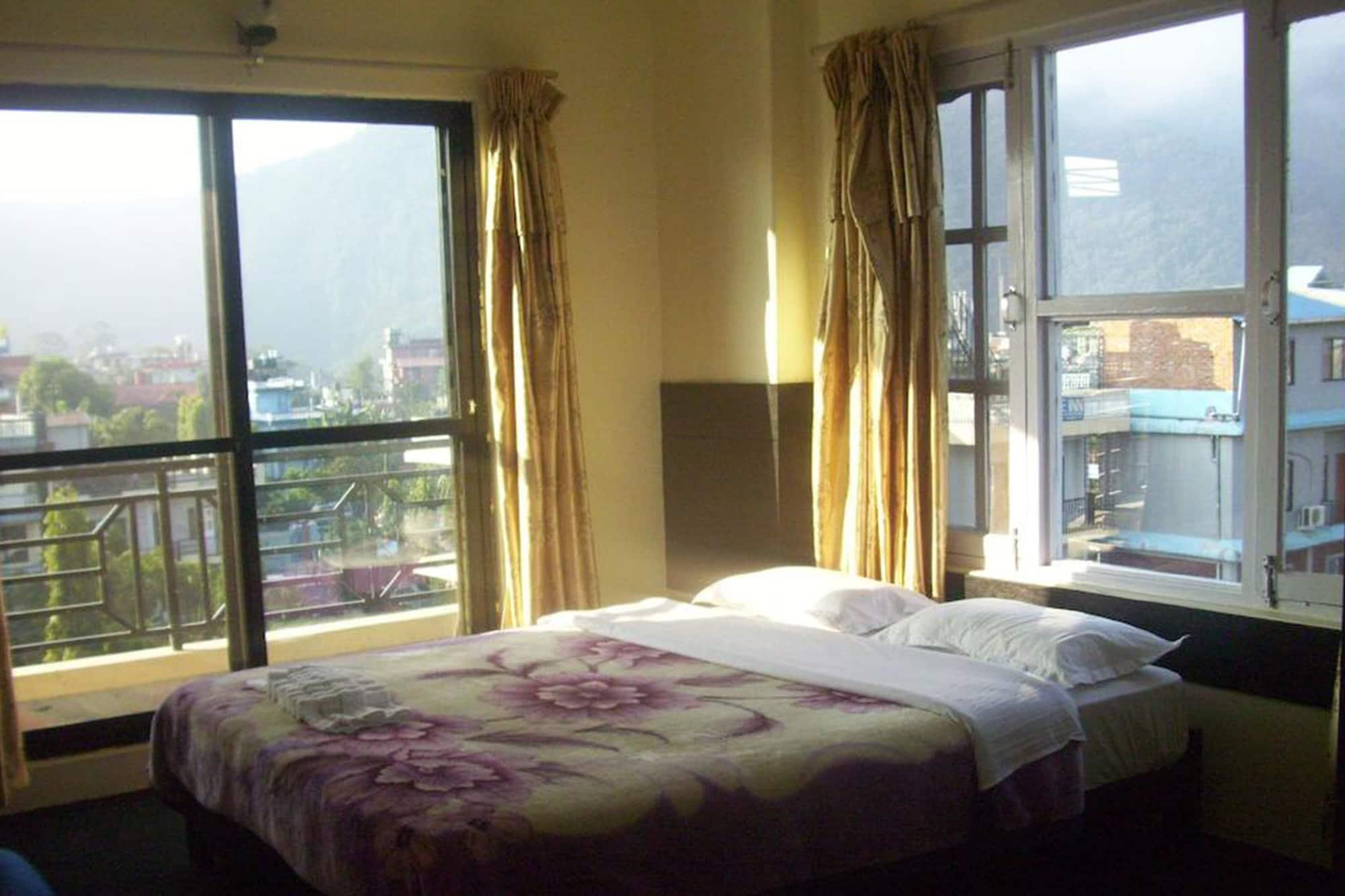 Hotel The Billabong Garden Похара Екстериор снимка