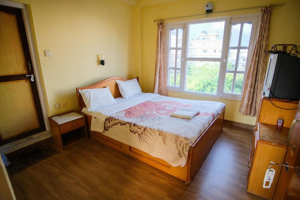 Hotel The Billabong Garden Похара Екстериор снимка