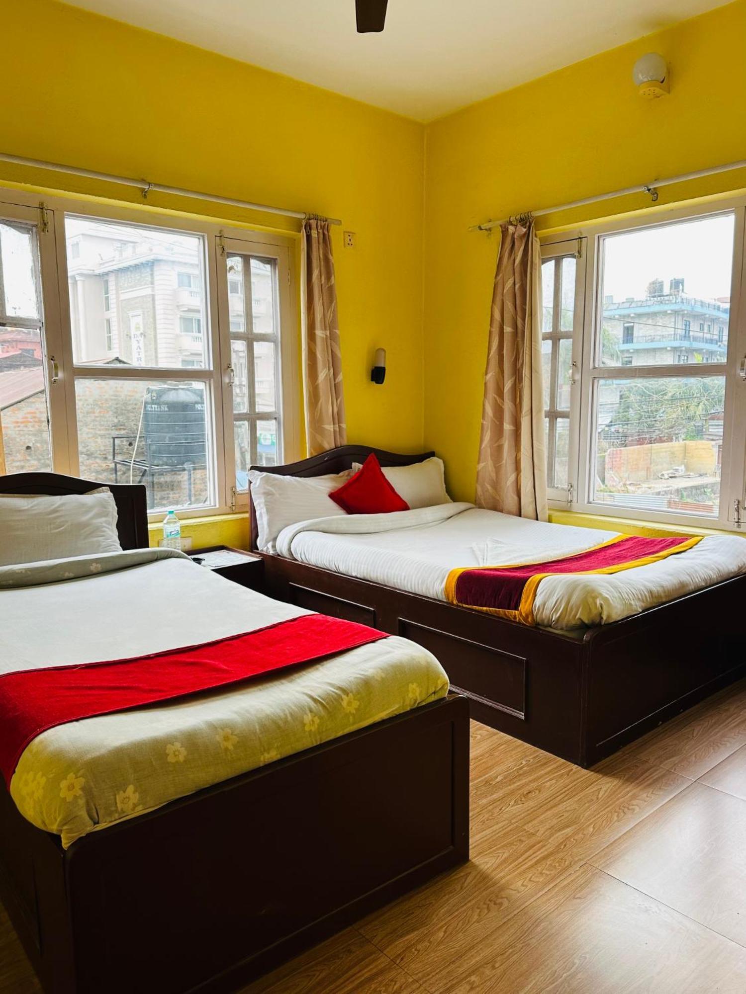 Hotel The Billabong Garden Похара Екстериор снимка