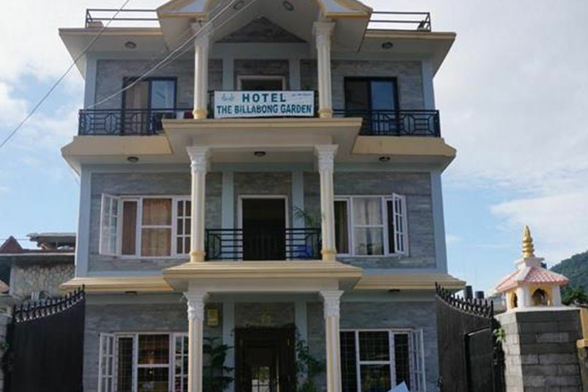 Hotel The Billabong Garden Похара Екстериор снимка